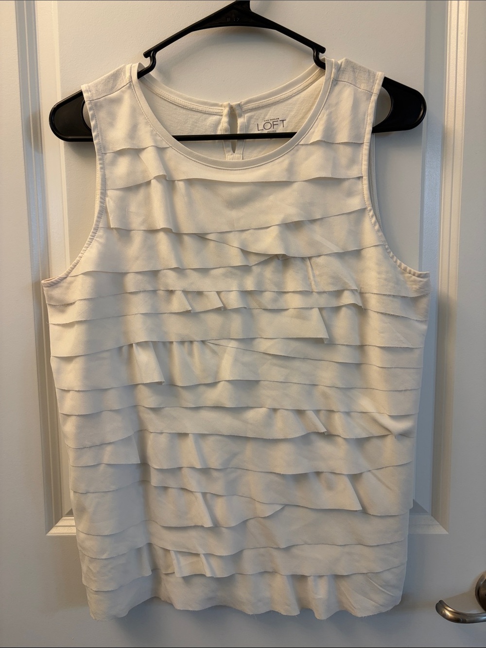 LOFT Ivory Ruffle Tiered Sleeveless Shell Size LP